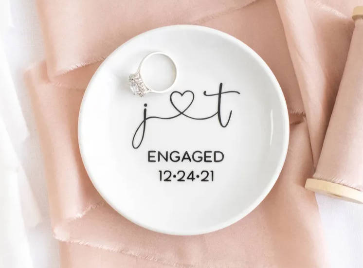Engagement Gifts for Friends That Celebrate Without Overdoing It